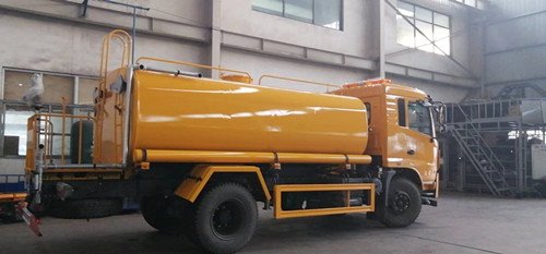 東風(fēng)專用底盤噴霧灑水車