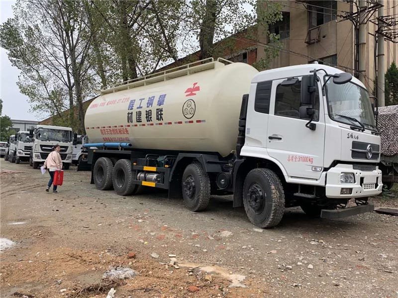 干混砂漿車(chē)超低價(jià)銷(xiāo)售