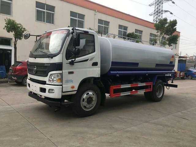 福田歐馬可系列新款駕駛室灑水車
