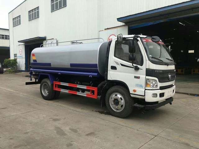 福田歐馬可系列新款駕駛室灑水車