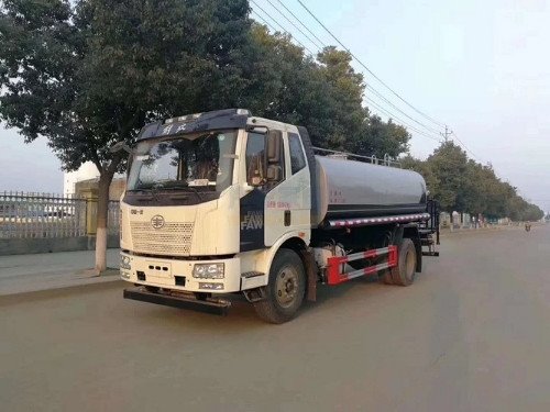國六一汽解放多功能灑水車