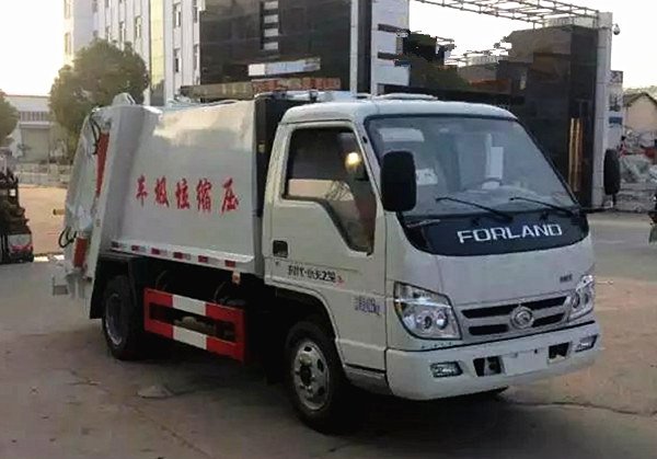 保護(hù)環(huán)境人人有責(zé)壓縮垃圾車首選