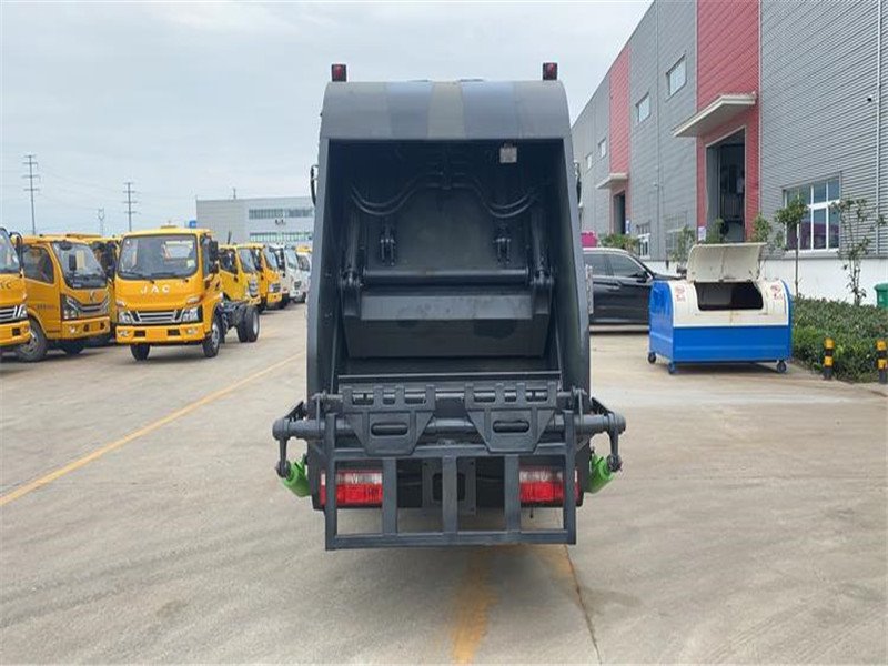 10萬左右的國六藍牌壓縮式垃圾車