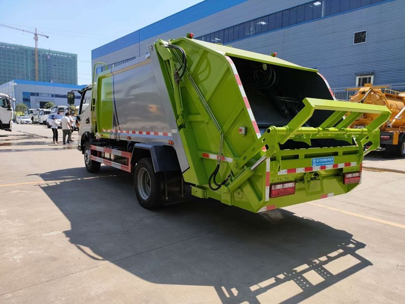 駿鈴V7壓縮垃圾車