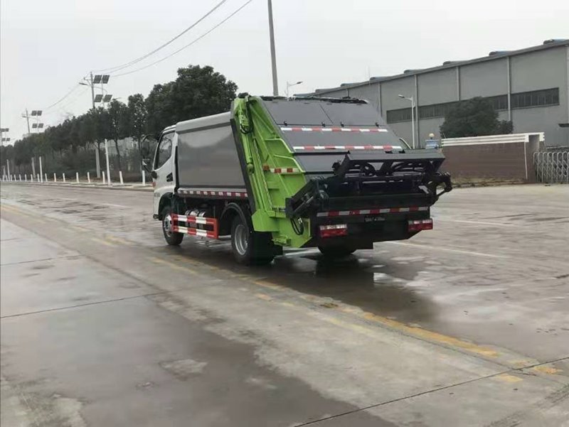 6方的壓縮垃圾車配置是什么樣的