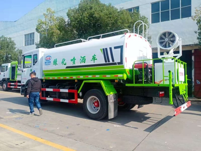 東風(fēng)多利卡D9圓罐12方抑塵霧炮車特點(diǎn)