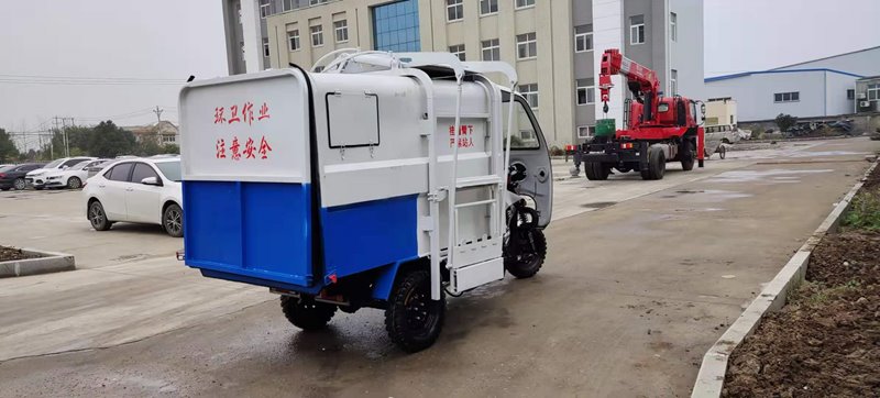 新能源車掛桶垃圾車震撼登場