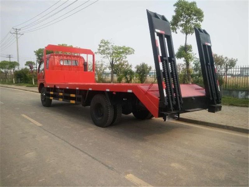 東風(fēng)福瑞卡平板運(yùn)輸車(chē)配置