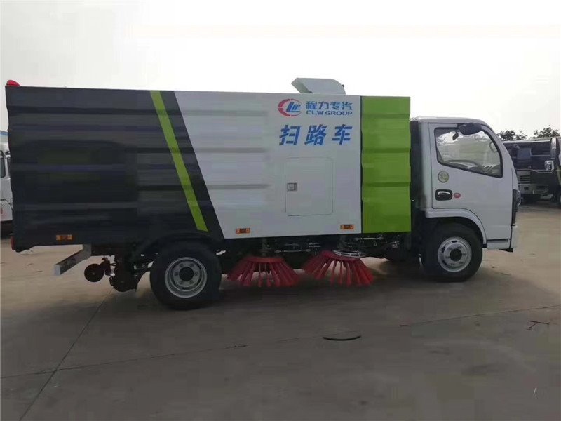 掃路車副發(fā)動機打不著火怎么辦