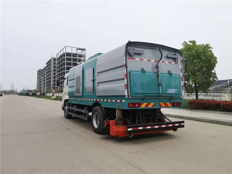 東風(fēng)天錦吸塵車整車免征