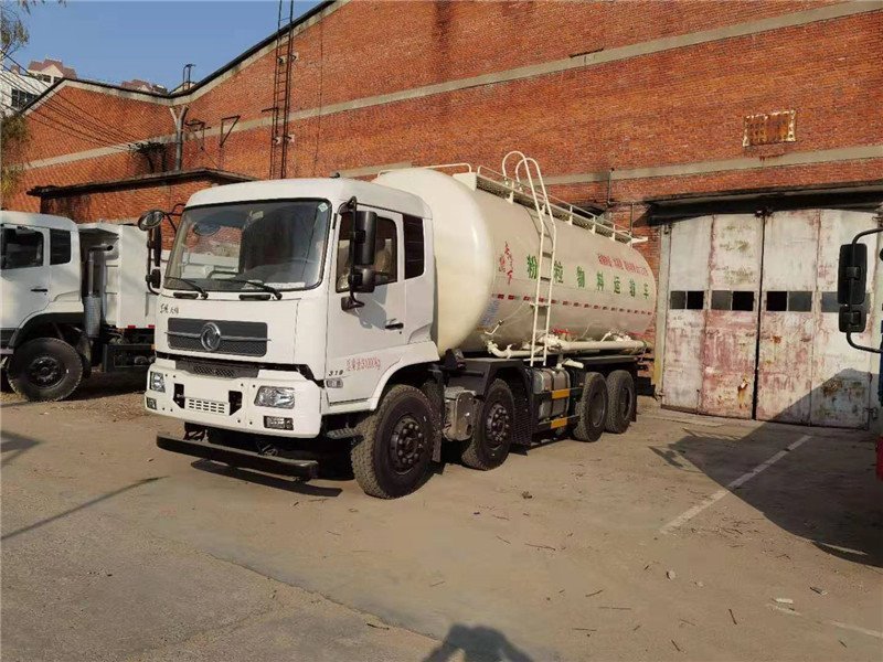 干混砂漿車濰柴300馬力發(fā)動(dòng)機(jī)