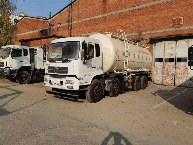干混砂漿車濰柴300馬力發(fā)動(dòng)機(jī)