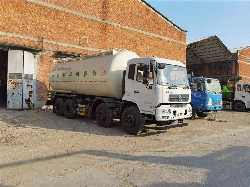 干混砂漿車濰柴300馬力發(fā)動(dòng)機(jī)