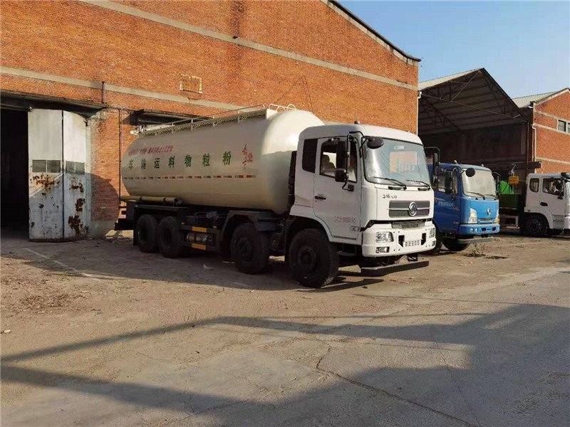 干混砂漿車濰柴300馬力發(fā)動(dòng)機(jī)