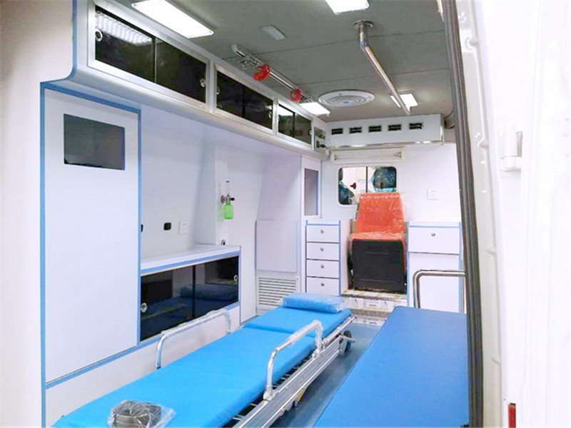 大通V80救護(hù)車發(fā)往山東