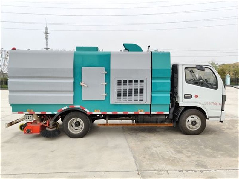 5立方后置滾掃吸塵車多少錢