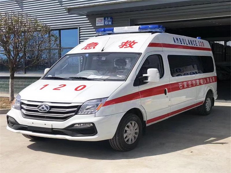 程力生產(chǎn)大通V80救護(hù)車為生命保駕護(hù)航