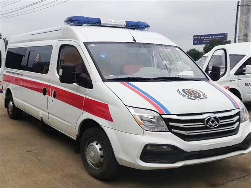 程力生產(chǎn)大通V80救護(hù)車為生命保駕護(hù)航