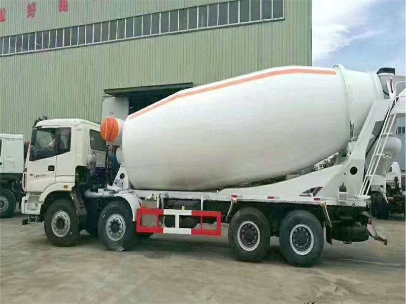 福田歐曼混凝土攪拌車廠家低價(jià)促銷