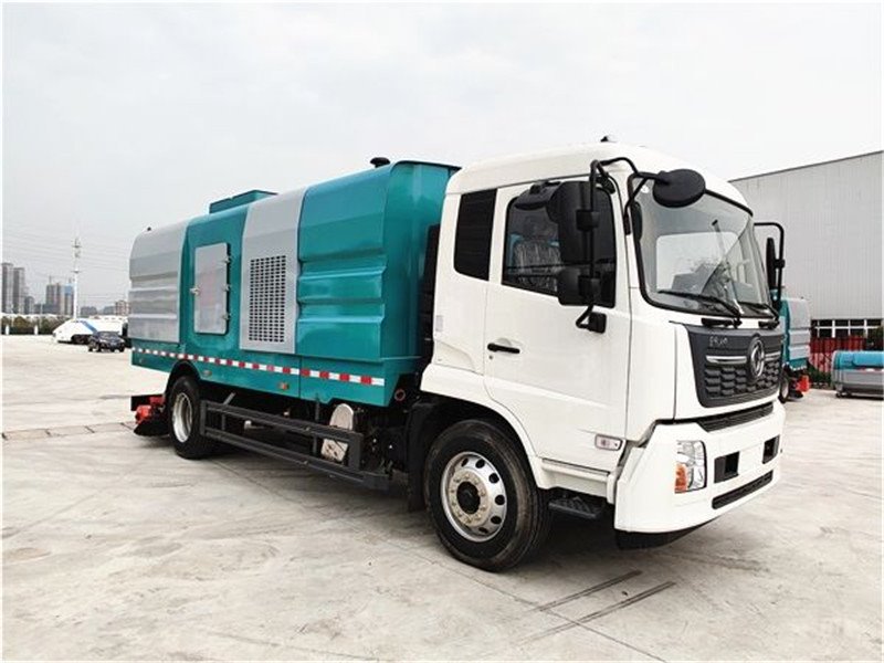 8方國(guó)六后置吸塵車東風(fēng)天錦4700mm軸距