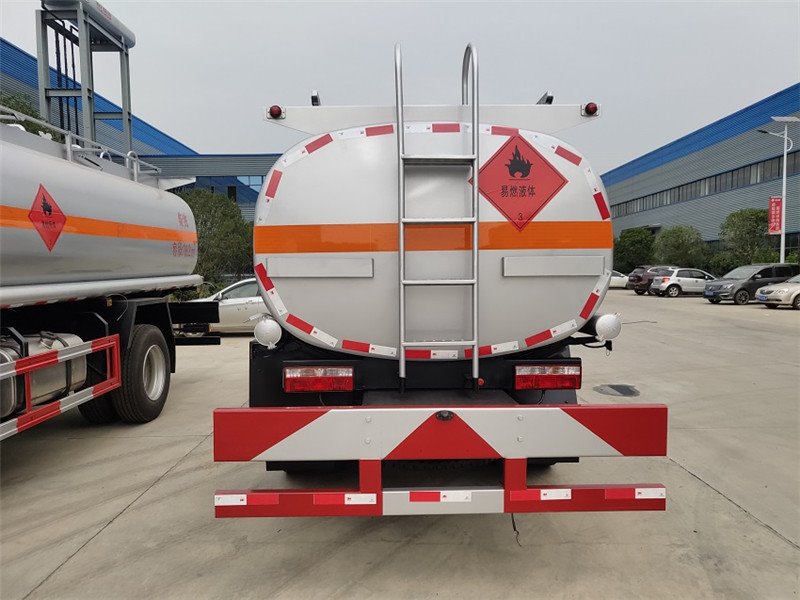 東風(fēng)福瑞卡油罐車秒殺開始