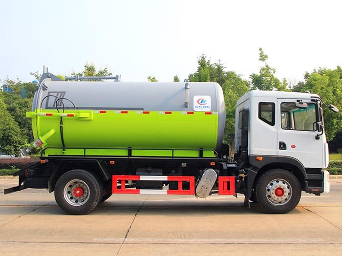 國六東風(fēng)D9多利卡10-12方吸污車