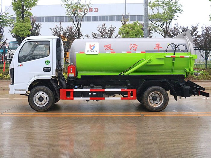 國六東風(fēng)小福瑞卡5方吸污車