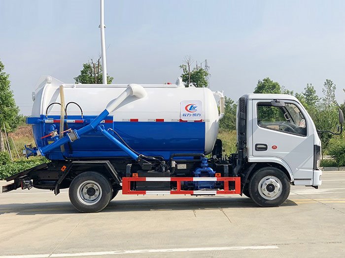 東風(fēng)小多利卡5方國六吸污車