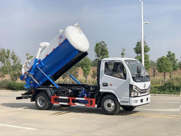 東風(fēng)小多利卡5方國六吸污車