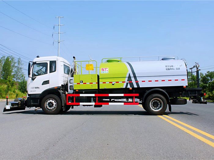 國(guó)六東風(fēng)天錦9方路面清洗車