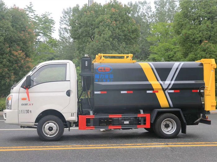 國六凱馬5方側(cè)裝壓縮垃圾車