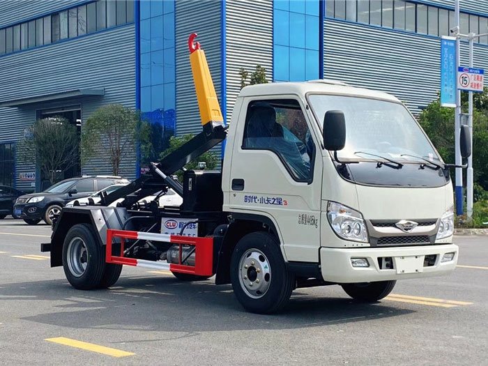 藍(lán)牌柴油國六福田時代3-4方勾臂垃圾車