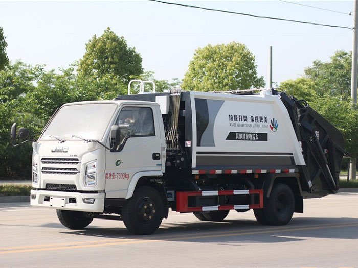 國(guó)六江鈴6方壓縮垃圾車(chē)