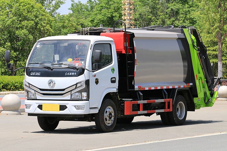 國六東風(fēng)小多利卡6方壓縮垃圾車