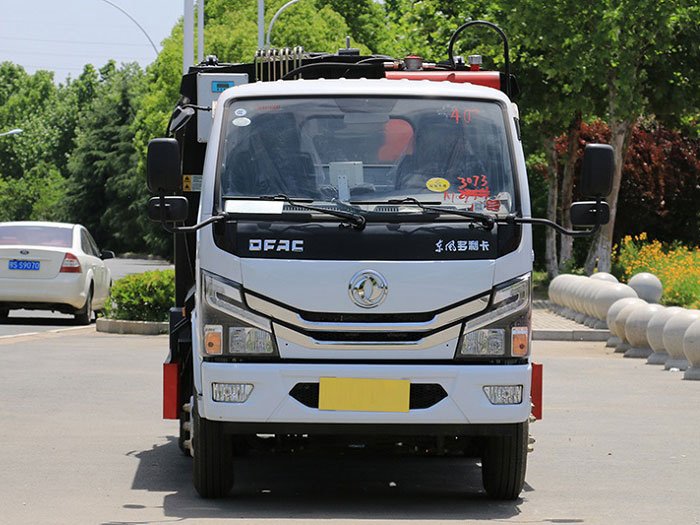 國六東風(fēng)小多利卡6方壓縮垃圾車