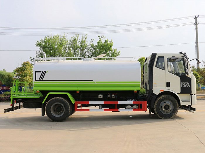 國六解放13噸灑水車