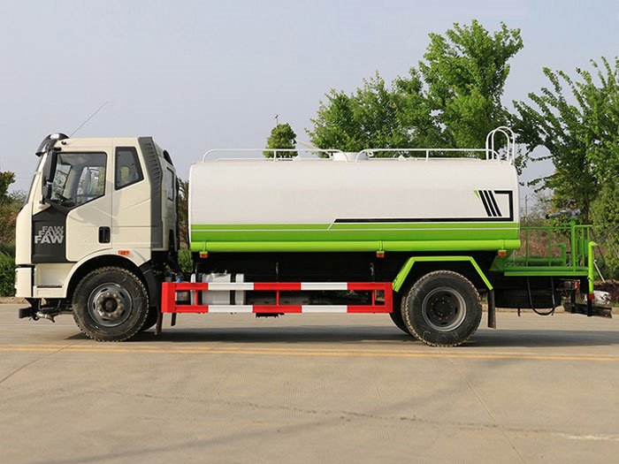 國六解放13噸灑水車