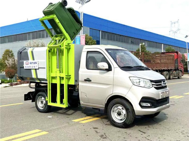 買藍(lán)牌掛桶垃圾車怎么選