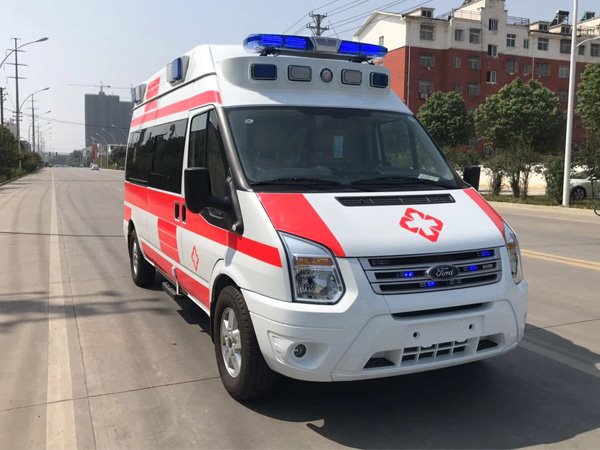 福特新世代全順長軸監(jiān)護(hù)型救護(hù)車-凸臺警燈