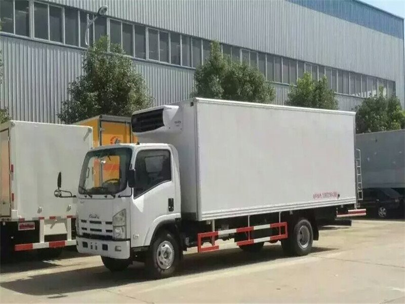 超吸引眼球的慶鈴五十鈴廣告車