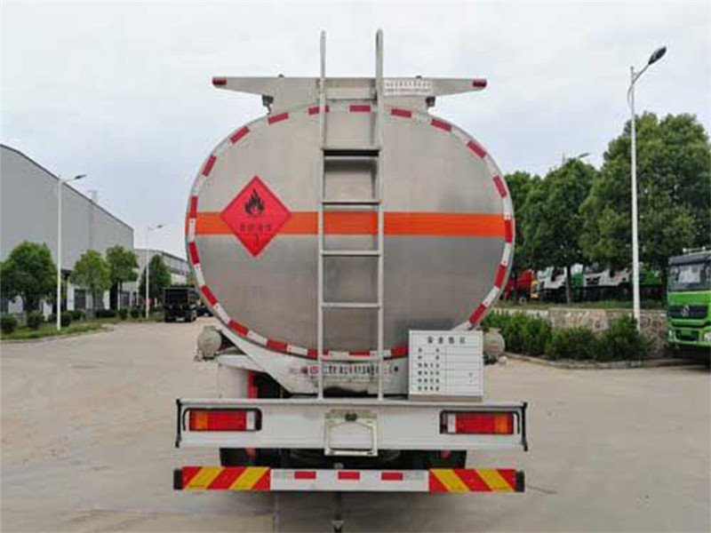 東風天龍前四后八國六鋁合金油罐車