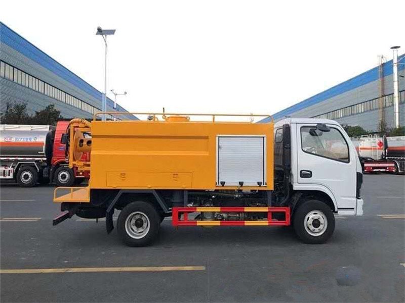 東風(fēng)福瑞卡藍(lán)牌高壓清洗車(chē)環(huán)衛(wèi)小能手