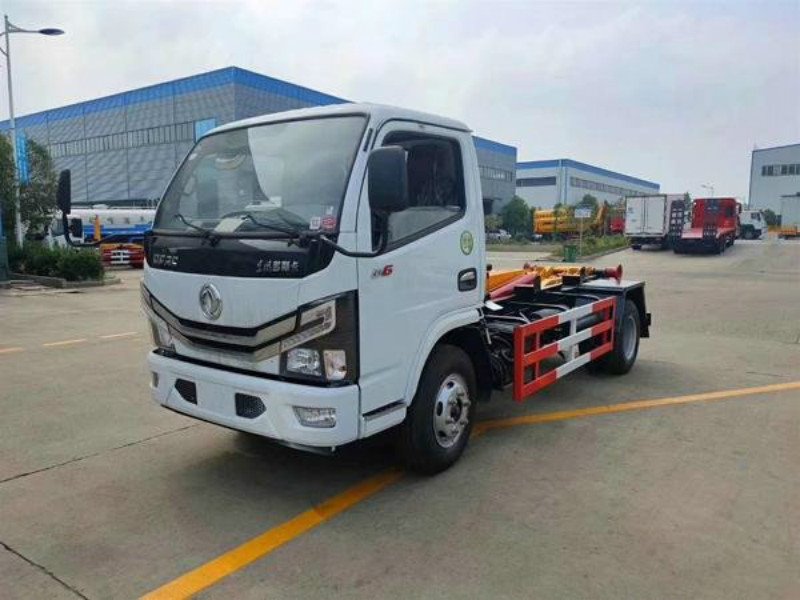 小型勾臂垃圾車生產(chǎn)廠家直銷