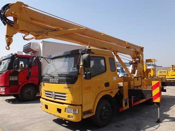 東風(fēng)多利卡18米高空作業(yè)車CLW5080JGKE5
