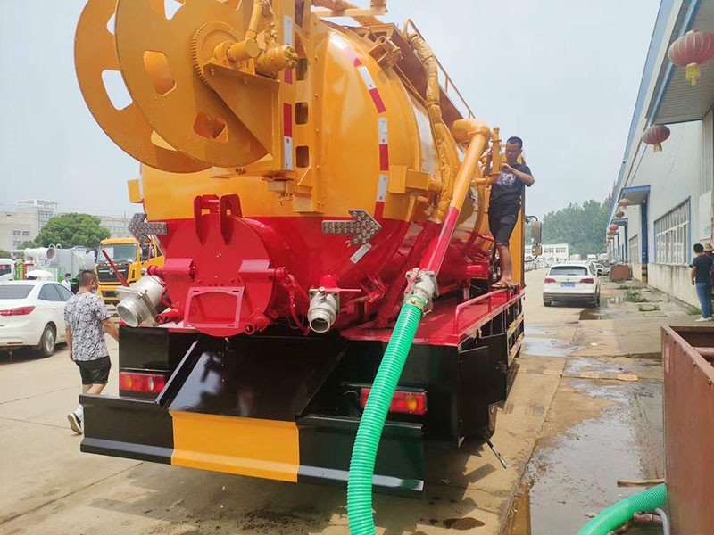 清洗吸污車(chē)常見(jiàn)故障及解決辦法