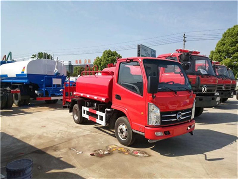 高溫滅火專用車凱馬國(guó)六消防灑水車