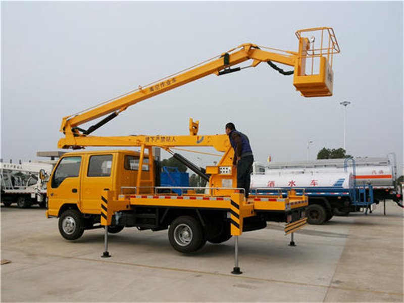 12米五十鈴電力搶修折臂式升降車