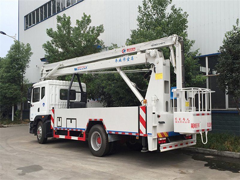 道路路燈檢修安裝指定的高處作業(yè)服務(wù)平臺(tái)車