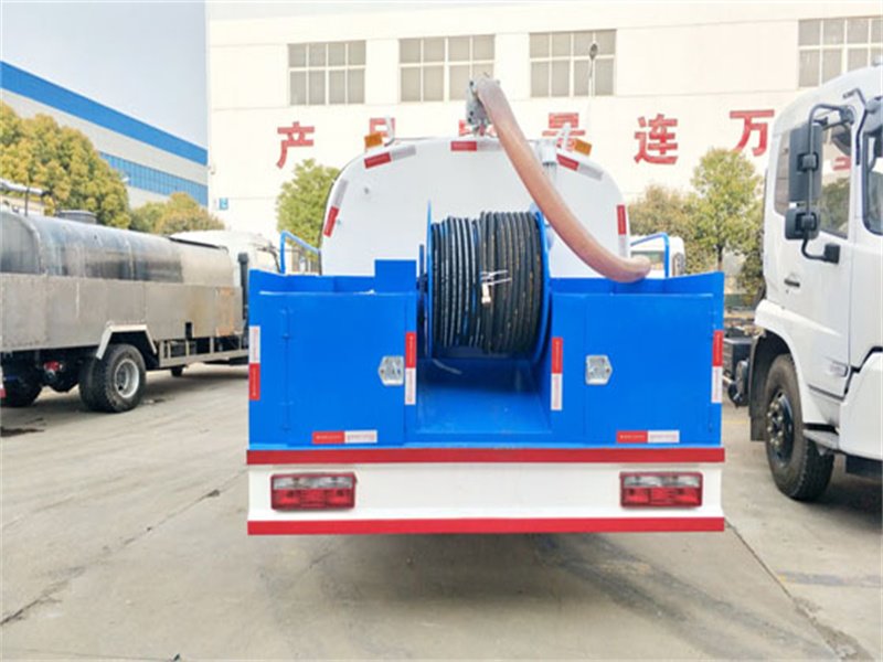 農(nóng)用機(jī)械吸糞車(chē)和一般吸糞車(chē)有什么不同