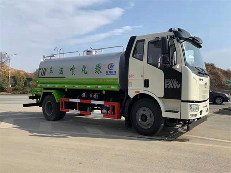 灑水車霧炮機(jī)的冬季養(yǎng)護(hù)技巧
